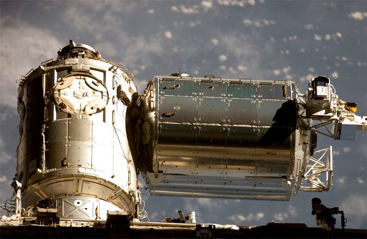 2d76a985055b0a401d9c8ec840bf74d7-6045692