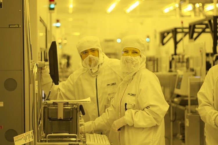 15c5b325ff3506033b32e21d8fff9438-3221288