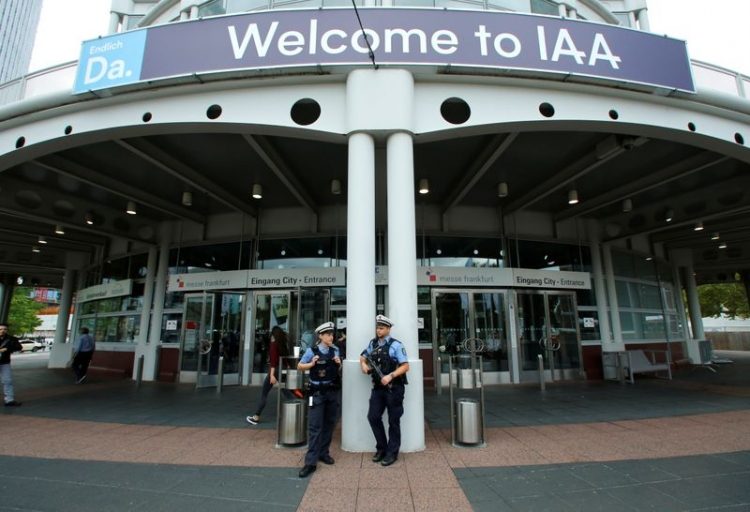 539ee1ee89fcc126bd3a226e176b7932-8143337