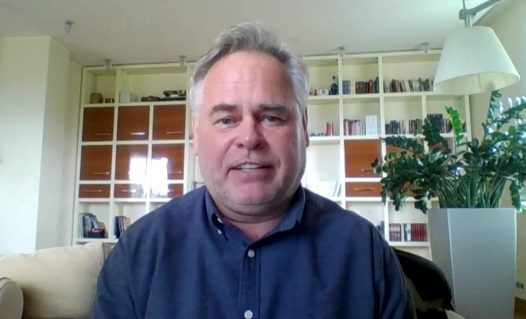 6c12801bc32a9b5737aada2264567b5a-8806686