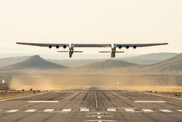 Самолёт-носитель Stratolaunch. Источник изображения: Stratolaunch