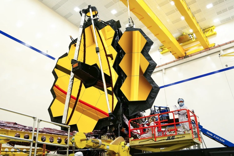 Процесс тестирования зеркала телескопа JWST / Источник изображения: Northrop Grumman